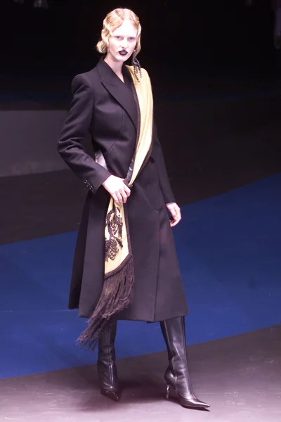 Look 32